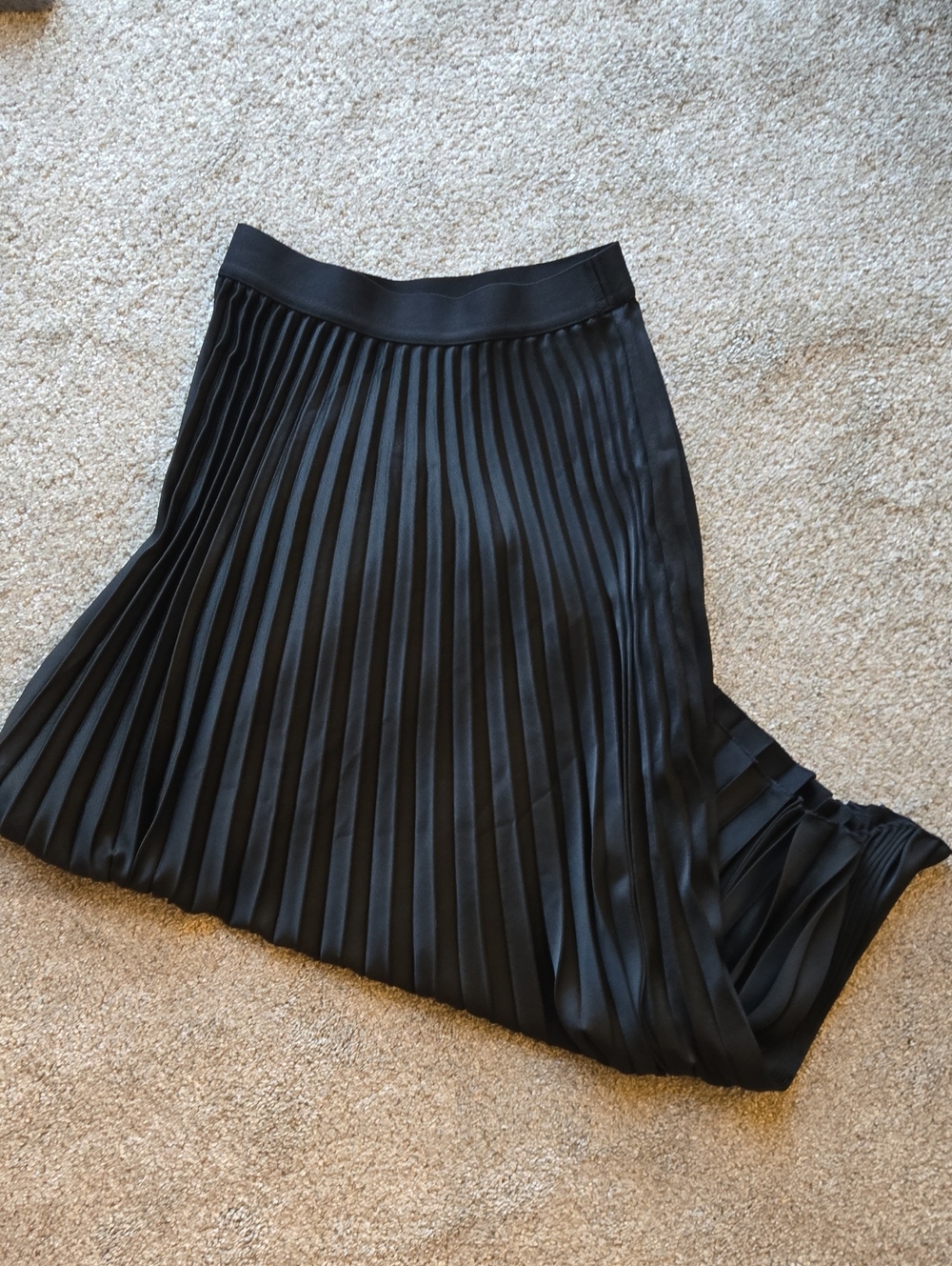 H&M Black Satin-Look Pleated Midi Skirt